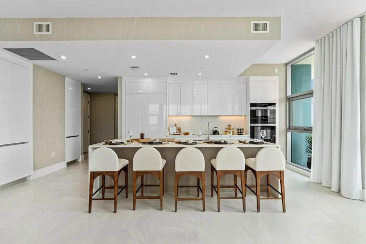 007-220LakeShoreDrive-2123-LakePark-FL-3