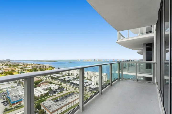 015-220LakeShoreDrive-2123-LakePark-FL-3