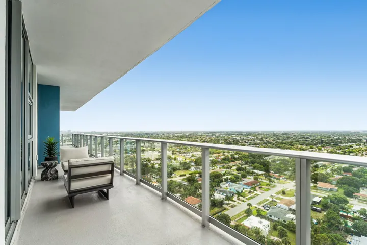 014-220LakeShoreDrive-2123-LakePark-FL-3