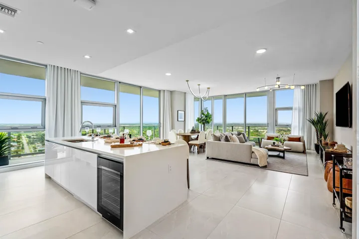 010-220LakeShoreDrive-2123-LakePark-FL-3