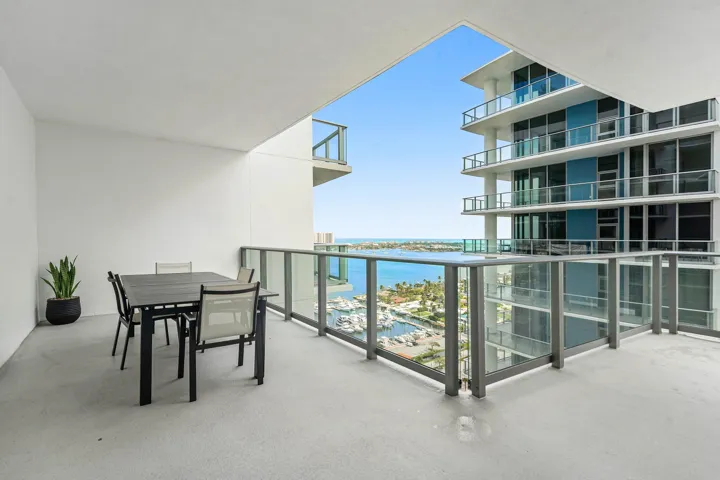034-220LakeShoreDrive-2123-LakePark-FL-3