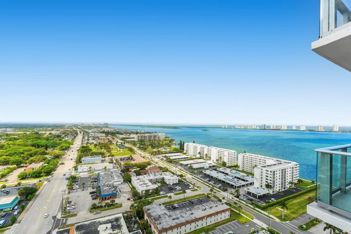 016-220LakeShoreDrive-2123-LakePark-FL-3