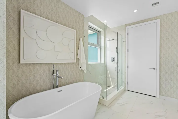 028-220LakeShoreDrive-2123-LakePark-FL-3