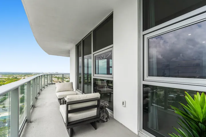 012-220LakeShoreDrive-2123-LakePark-FL-3