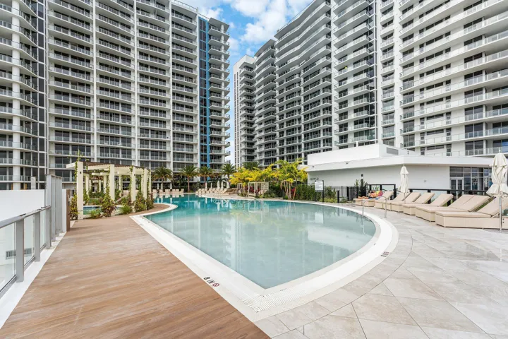 048-220LakeShoreDrive-2023-LakePark-FL-3