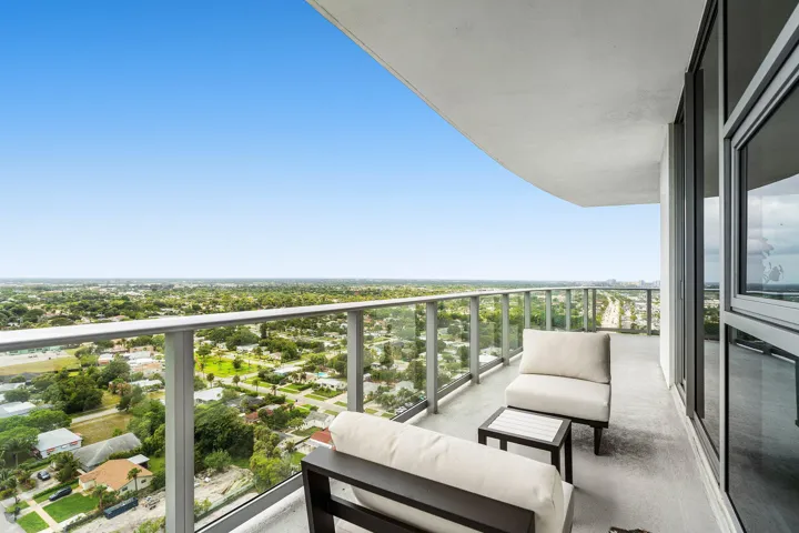 013-220LakeShoreDrive-2123-LakePark-FL-3