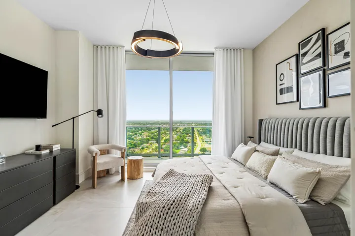 024-220LakeShoreDrive-2123-LakePark-FL-3