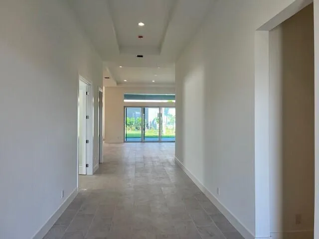 EXPANSIVE FOYER