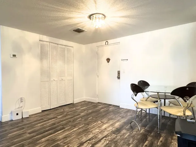 Main Entrance/Dinning Room