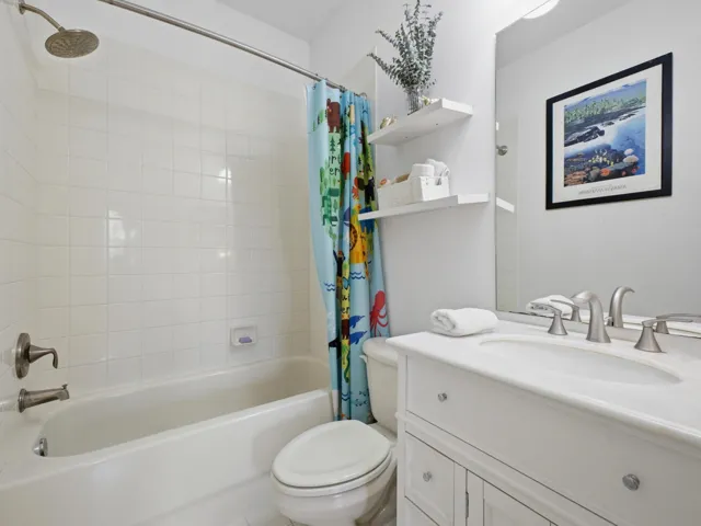 Bedroom 2 Bathroom
