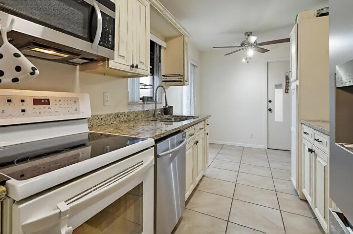 Kitchen in