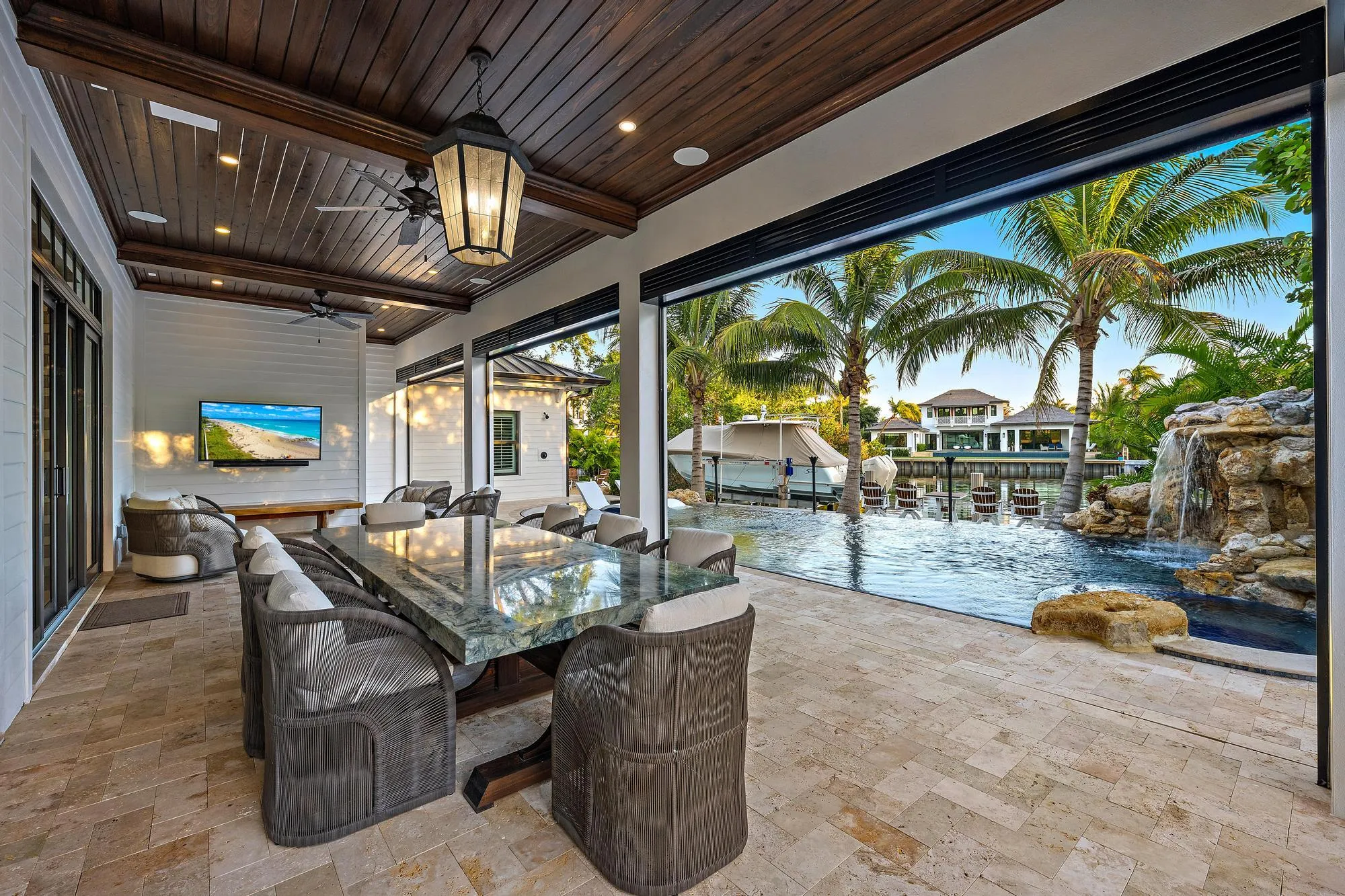 942 Pompano Dr-11