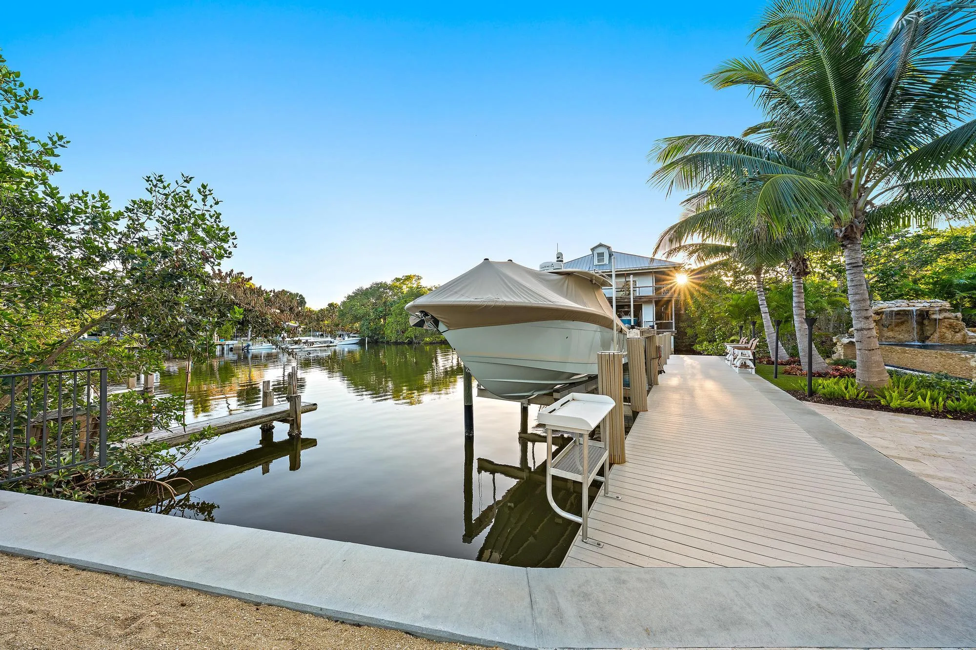 942 Pompano Dr-2