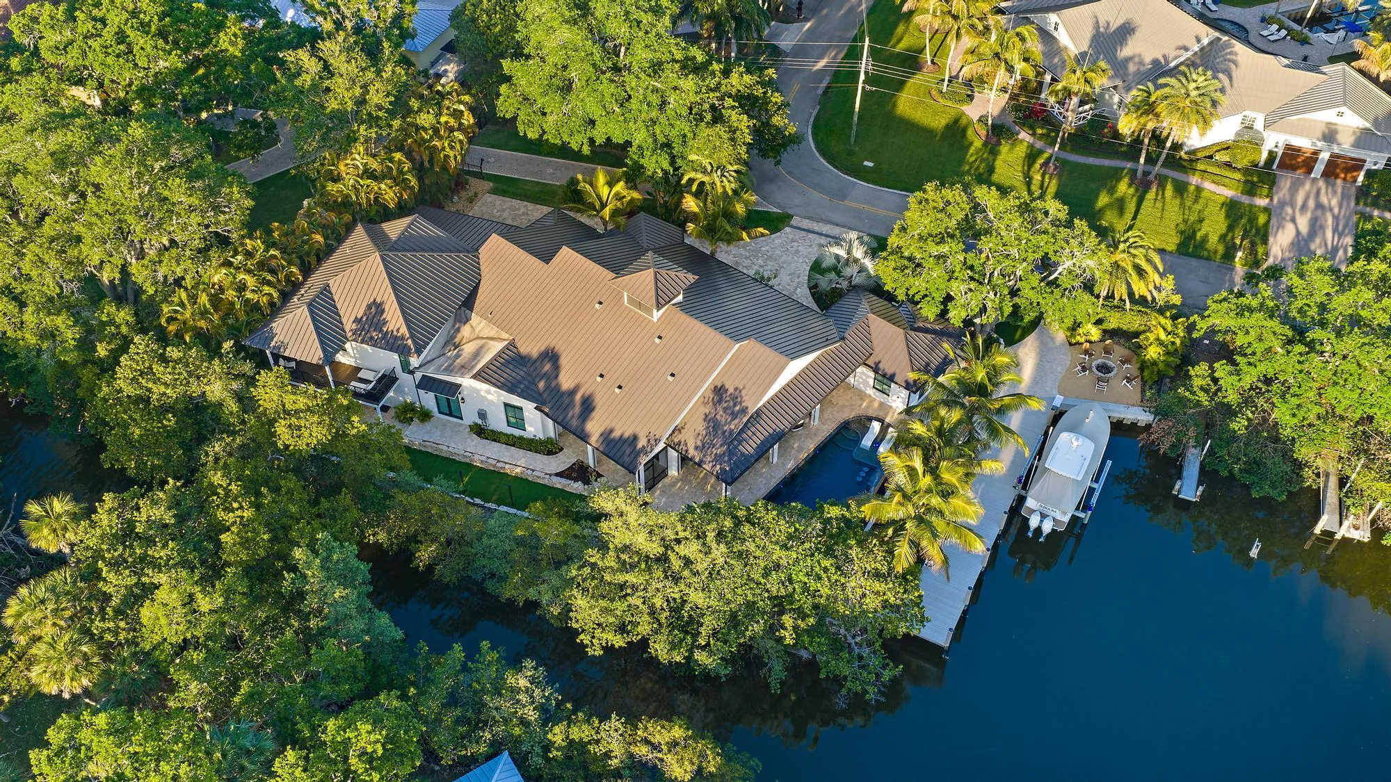 942 Pompano Dr-63