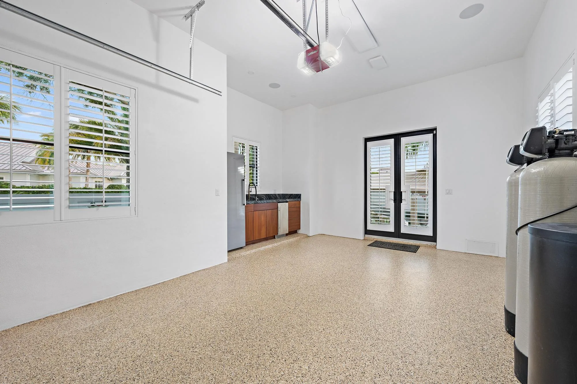 942 Pompano Dr-16