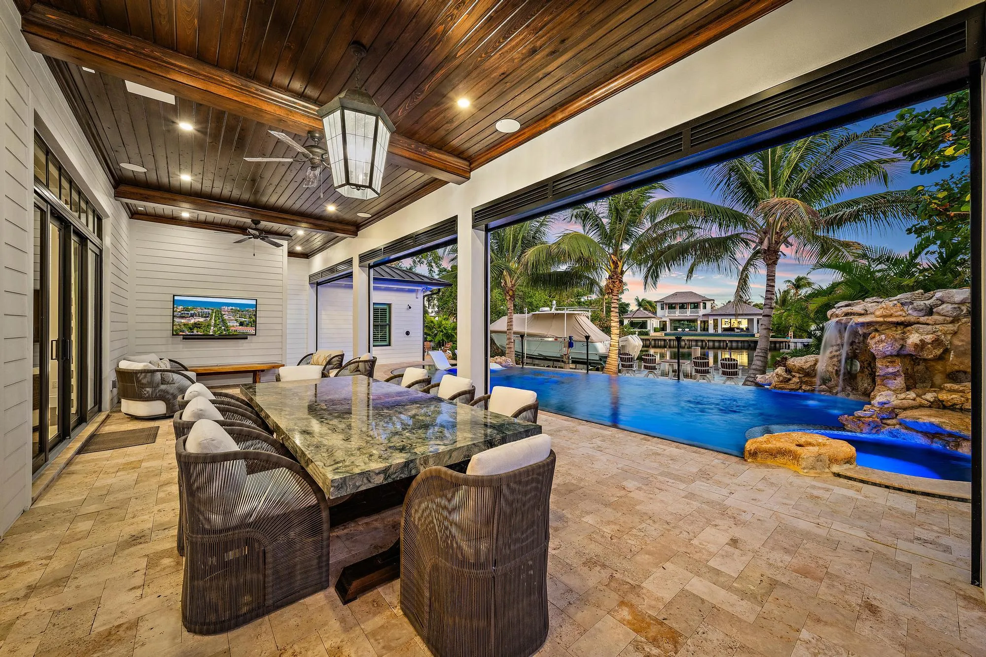942 Pompano Dr-44