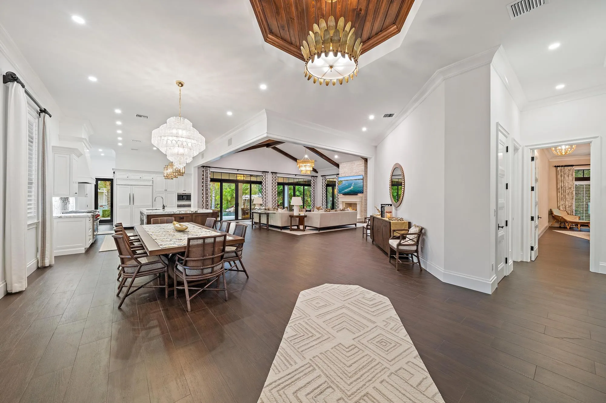 942 Pompano Dr-19