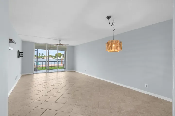Living/ dining room