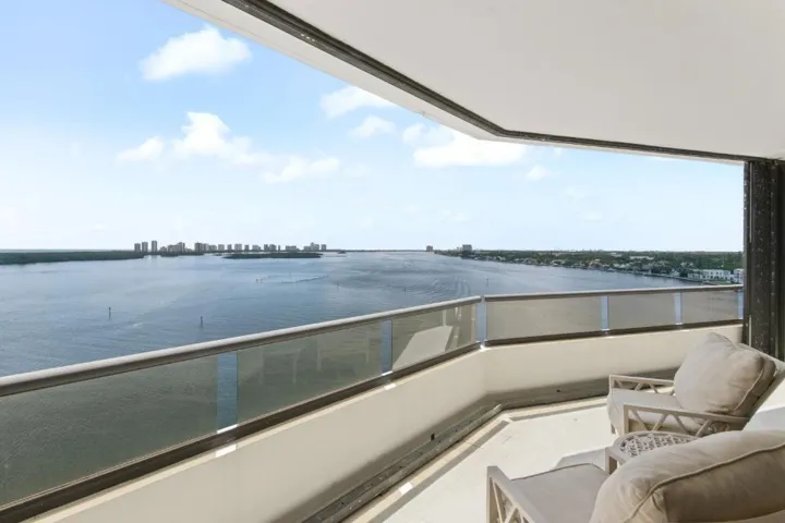 Wide Intracoastal Views