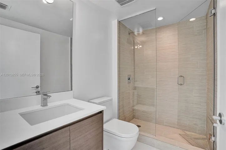 MASTERS BATHROOM