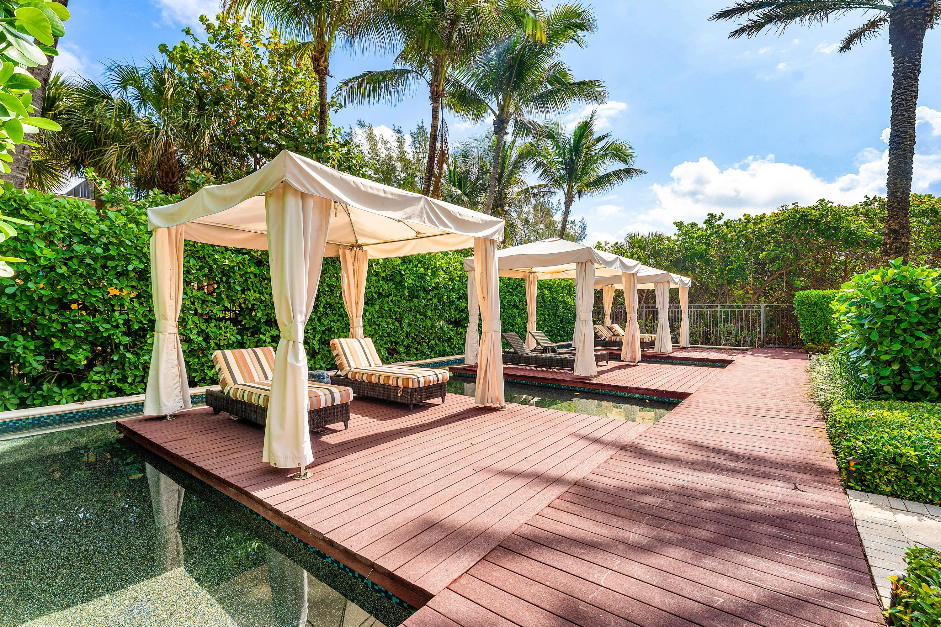 Peaceful cabanas for owners