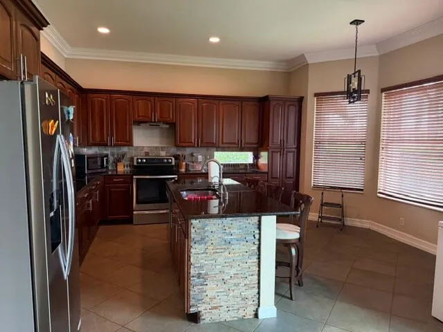 Spacious Kitchen
