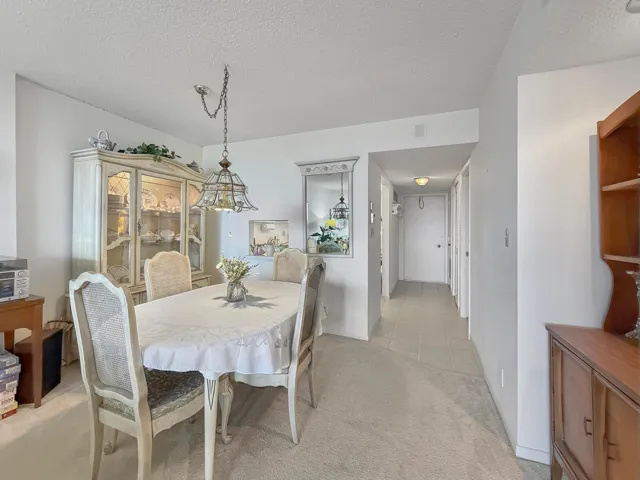Dining to Entry