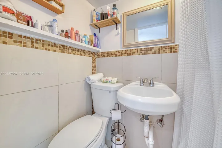 studio full bath