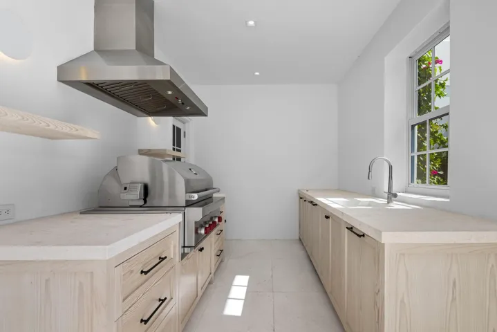 Summer Kitchen 2