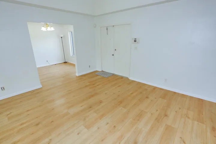 006-013-Living Room-1500x1000