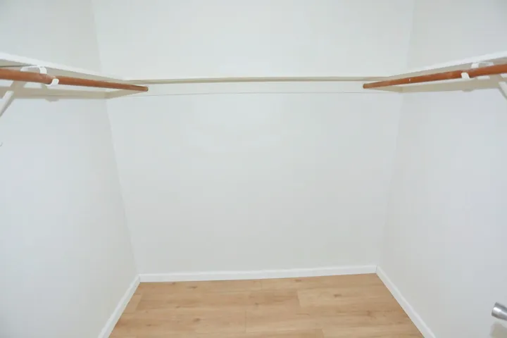 026-020-Master Closet-1500x1000