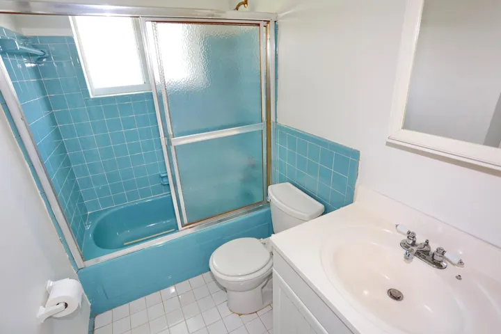 021-042-Guest Bathroom-1500x1000