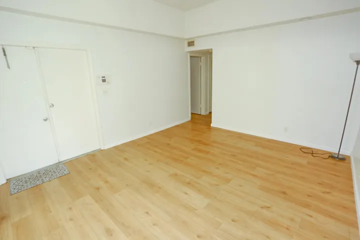 007-008-Living Room-1500x1000