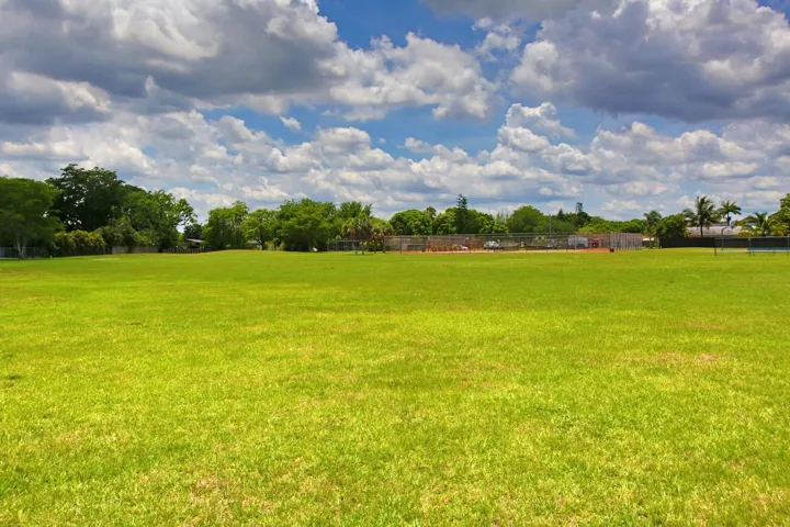 043-036-Soccer Football-1500x1000