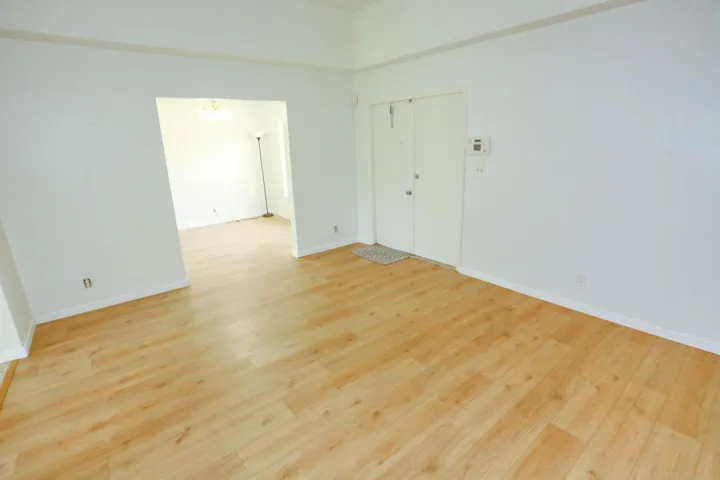 008-005-Living Room-1500x1000