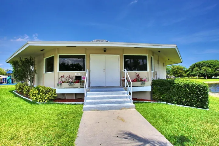 035-002-Clubhouse-1500x1000