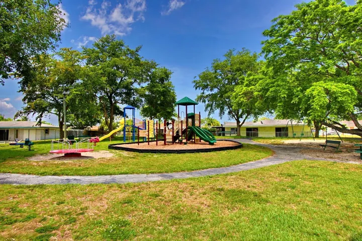 039-015-Tot Lot-1500x1000