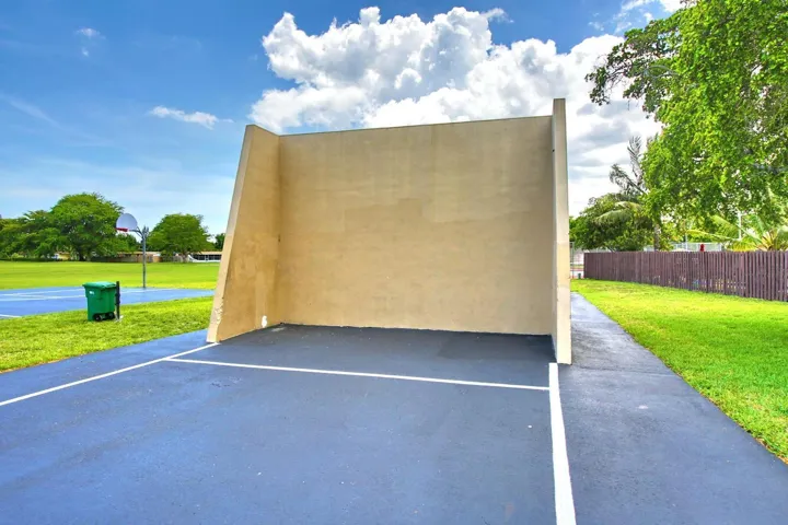 042-039-Raquet Ball Courts-1500x1000