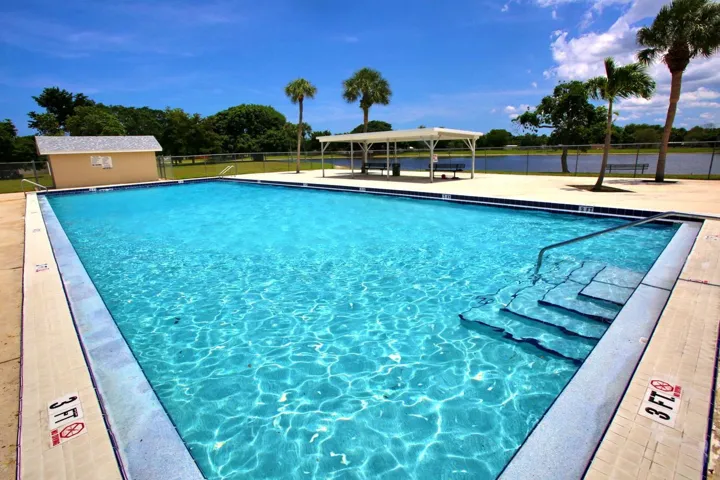 036-014-Community Pool-1500x1000