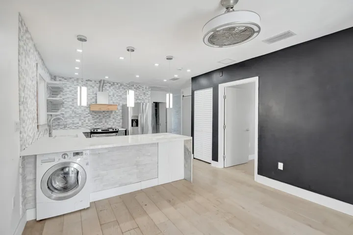 Kitchen/Living Area
