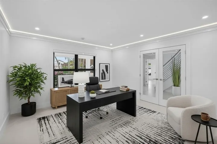 Bonus 5th room Office/flex