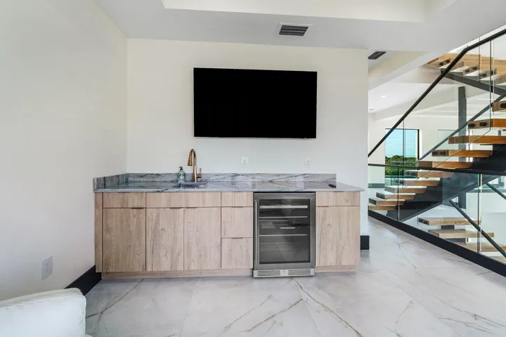 024-13480USHighway1-JunoBeach-FL-33408-S
