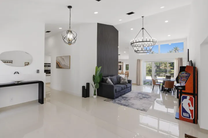 011-065-Living Room-4200x2800