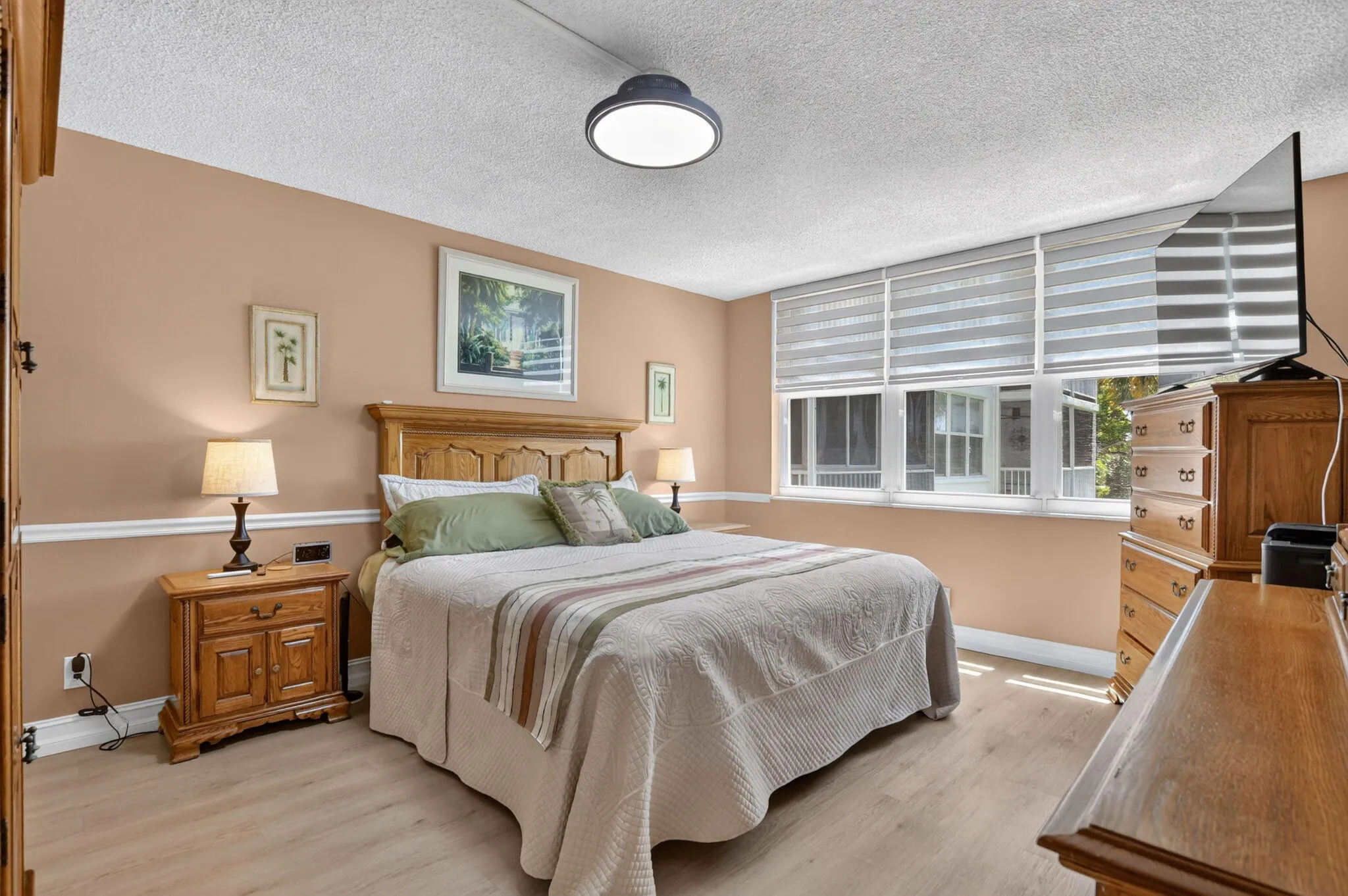 Spacious primary suite