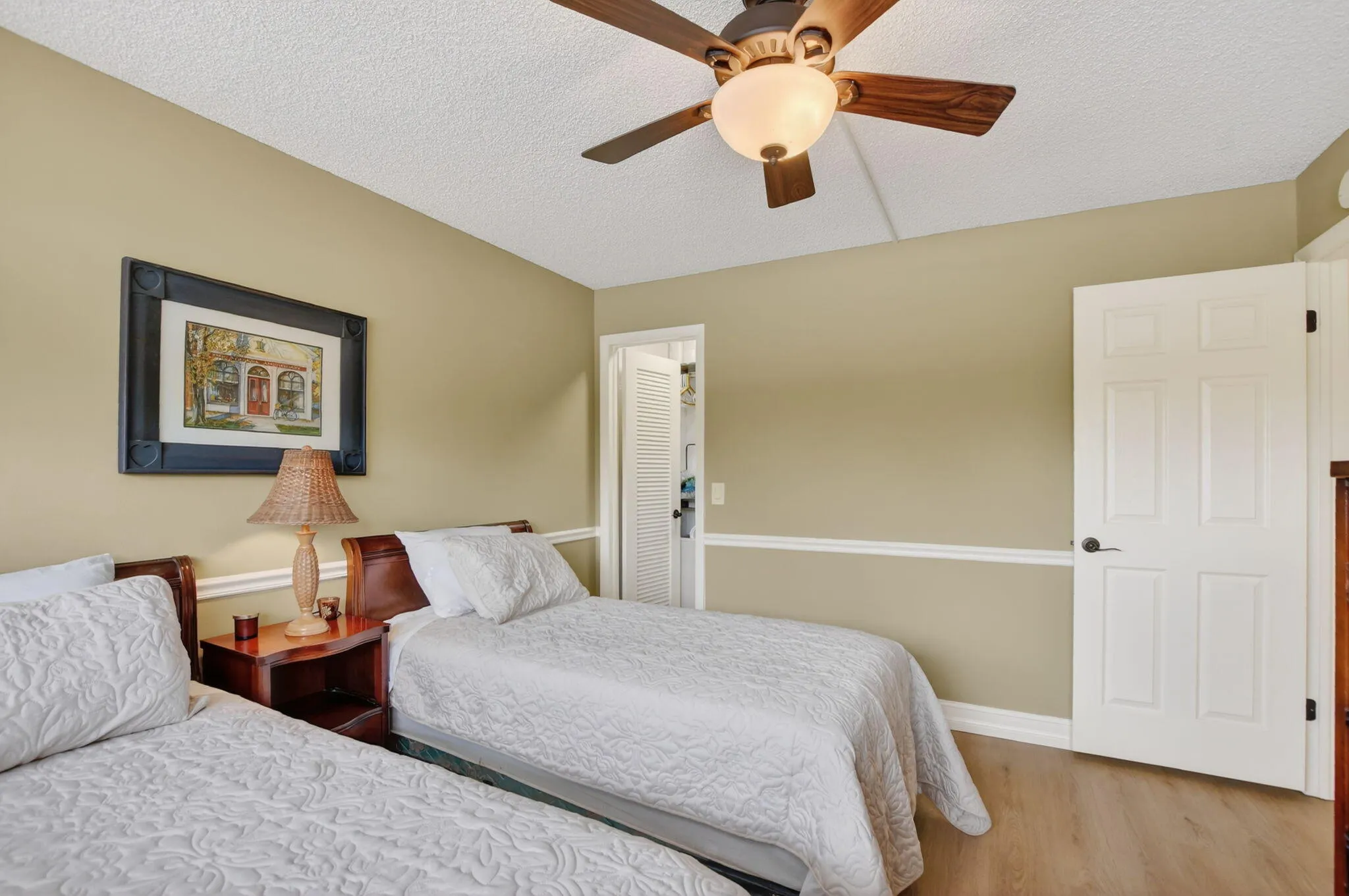 Guest bedroom