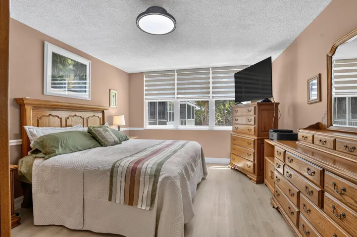 Features private bathroom and large walk-in closet.