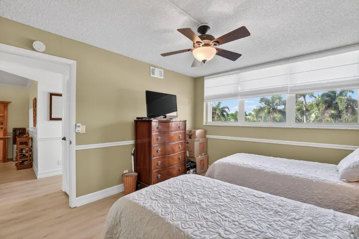 Guest bedroom