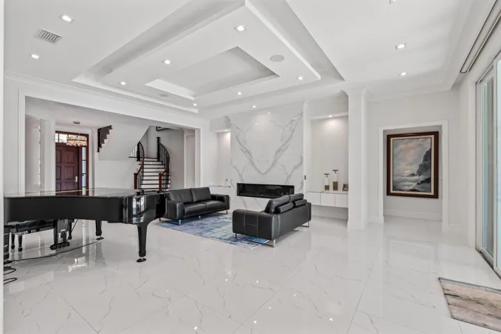 LIVING_ROOM_LEFT_ANGLE