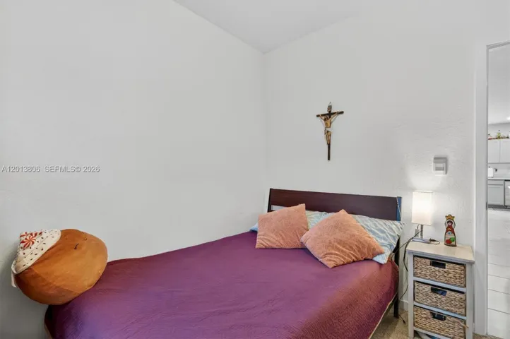 Photo 33