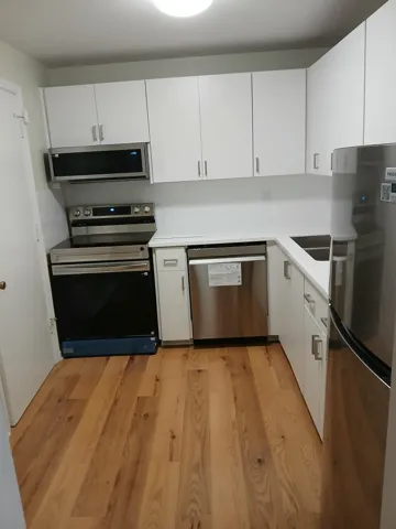 new kitchen appliances/cabinets
